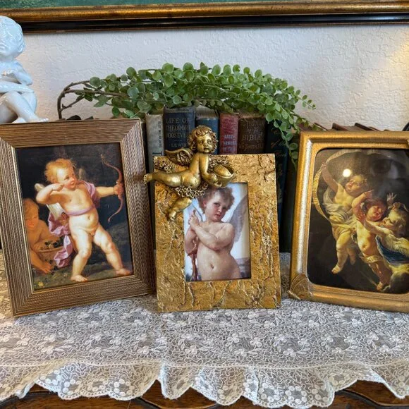 ❤️SOLD❤️3 Vintage Gold Frames with Angel Pictures - Picture 8 of 17